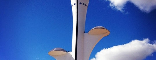 Torre de TV Digital is one of Lugares favoritos de Anna.