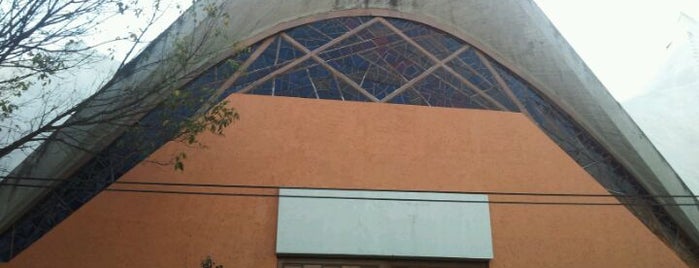 Iglesia De La Divina Providencia is one of Lugares favoritos de Grace.