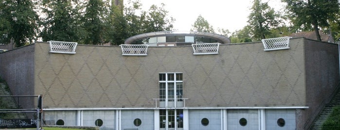 Zand-en Zoutbunker is one of Dudok in Hilversum.