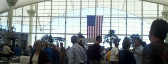 Denver Uluslararası Havalimanı (DEN) is one of Airports I have been to.
