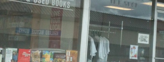 Bookwagon New & Used Books is one of Ashland Gateway District.