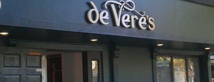 de Vere's Irish Pub is one of davis.
