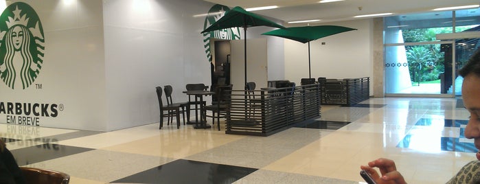 Starbucks is one of Restaurantes e Bares da vida.