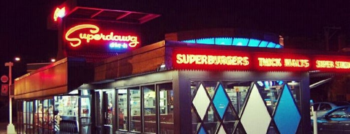 Superdawg Drive-In is one of Chicago.