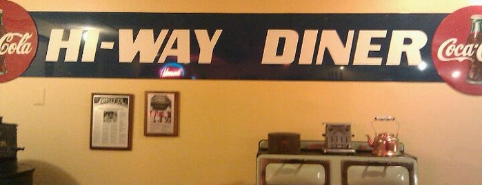 Hi-Way Diner is one of Krista'nın Beğendiği Mekanlar.