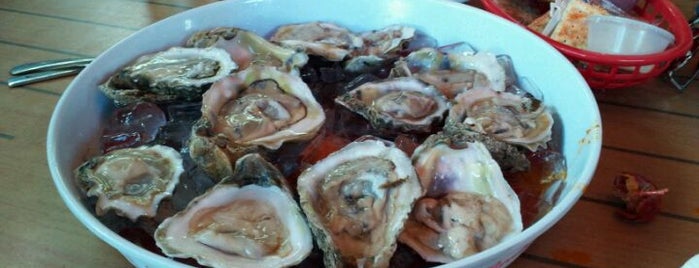 Siesta Key Oyster Bar is one of Adolfoさんのお気に入りスポット.