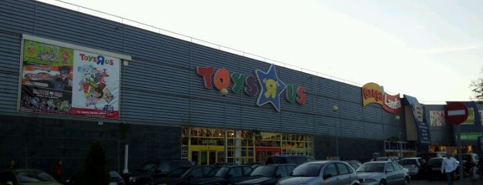 Toys"R"Us is one of Rolando : понравившиеся места.