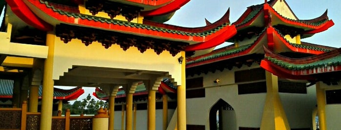 Masjid Jubli Perak Sultan Ismail Petra (Masjid Beijing) is one of Visit Malaysia 2014: Islamic Tourism (Mosque).