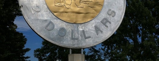 Giant Toonie is one of Canada Places I want to go.