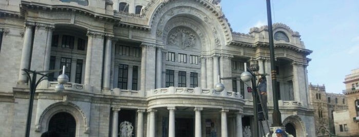 Palacio de Bellas Artes is one of Mis lugares en México DF.