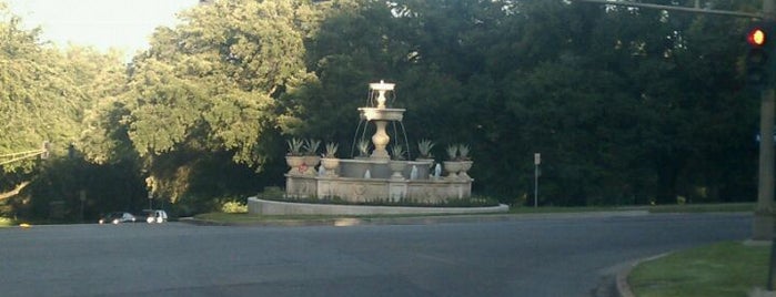 Ashley Priddy Memorial Fountain is one of Parks.