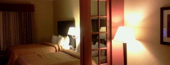 Comfort Suites Orlando Airport is one of Posti che sono piaciuti a Rafael.