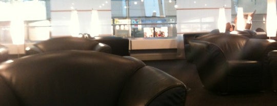 Lufthansa Senator Lounge is one of Airport Lounges I Ended Up In.