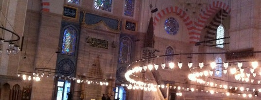 Moschea di Solimano is one of Istanbul Hot Spots!.