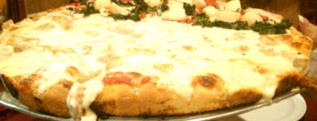 Argenti Pizza & Pasta is one of Lugares guardados de SLICK.