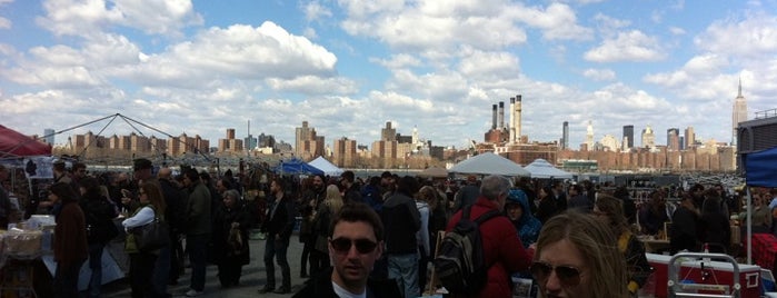 Brooklyn Flea - Williamsburg is one of ELICIA'S 25 FAVORITE THINGS TO DO IN NYC.