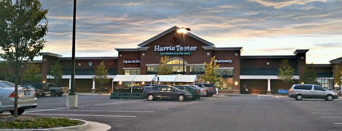Harris Teeter is one of Lieux qui ont plu à Youssef.