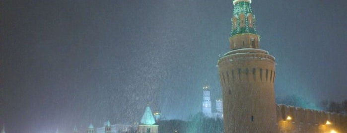 The Kremlin is one of Передвижения по Москве.
