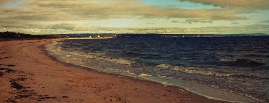Mentone Beach is one of Posti che sono piaciuti a TC Ayça.