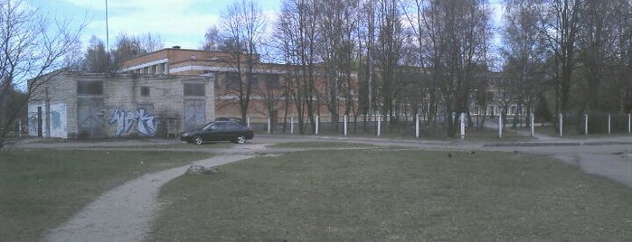 Школа №12 is one of Учреждения образования Бреста.