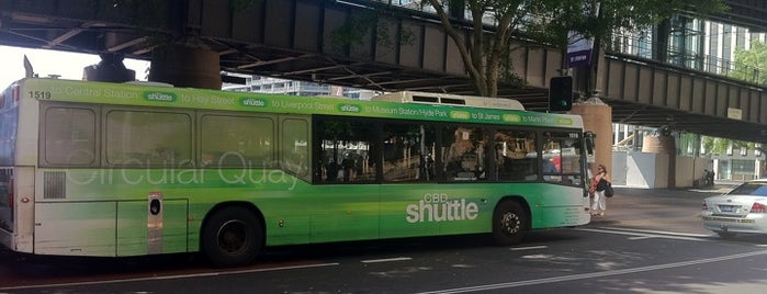 Bus 555: CBD Free Shuttle Loop Service is one of Sydney To Do (mostly free/cheap).