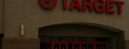 Target is one of สถานที่ที่ Dan ถูกใจ.