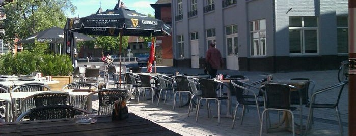 The Porter House (Irish Pub) is one of Must-visit Nightlife Spots in Kortrijk.