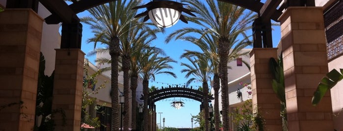 Otay Ranch Town Center is one of Lugares favoritos de Butch.