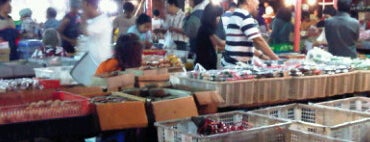 Pasar Kue Subuh is one of Jakarta 05.