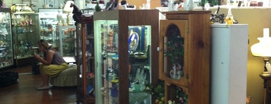 King Richard's Antique Center is one of Antiques ! Antiques ! Antiques !.