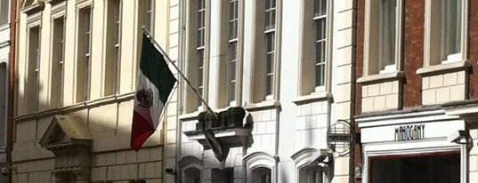 Mexican Embassy is one of London by @uriw.