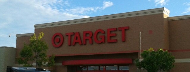 Target is one of Tempat yang Disukai Rosana.