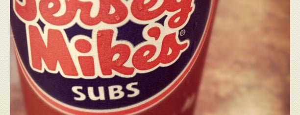 Jersey Mike's Subs is one of Lugares favoritos de Andrew.