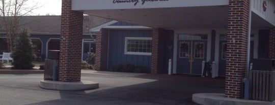Country Cupboard is one of สถานที่ที่ Natalie ถูกใจ.