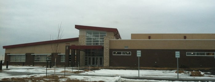 Arden Hills National Guard Armory is one of Lugares favoritos de Dwight.