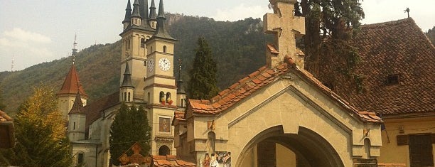 Biserica "Sfântul Nicolae" is one of Tempat yang Disukai Carl.