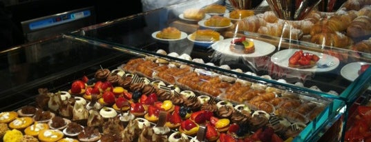 Sweet Bakery is one of Lugares guardados de Valeria.