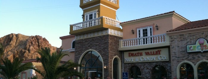 Death Valley Nut And Candy Company is one of Teresa 님이 좋아한 장소.