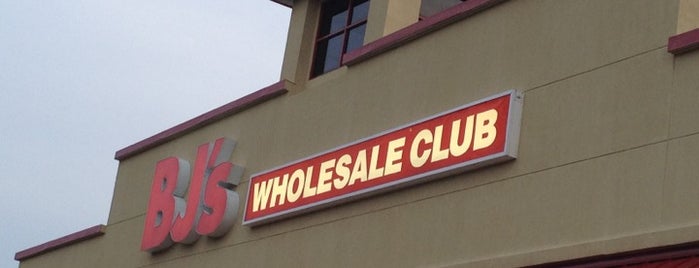 BJ's Wholesale Club is one of สถานที่ที่ Steve ถูกใจ.