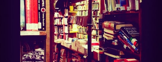Shakespeare & Company is one of Librairies coup de coeur.