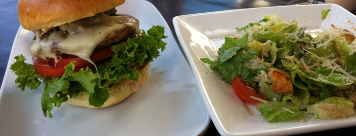 Hook Burger Bistro is one of Michaelさんのお気に入りスポット.