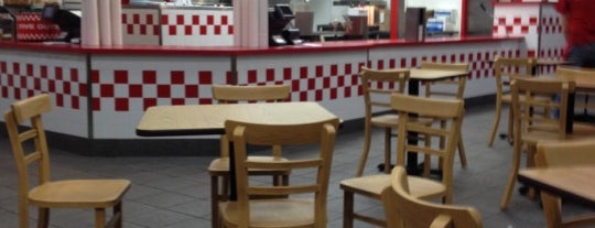 Five Guys is one of Lieux qui ont plu à Ares.