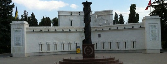 Оборонительная башня is one of Вiдвiдати у Севастополi.