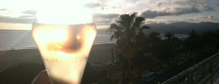 Hotel Shangri La Rooftop Bar is one of Best Los Angeles Pool Parties.