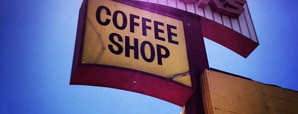 Nick's Coffee Shop & Diner is one of สถานที่ที่บันทึกไว้ของ Darlene.