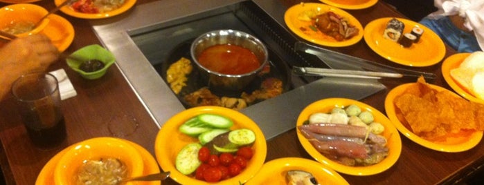 Seoul Garden Restaurant is one of Ha Noi Restaurant I visited.