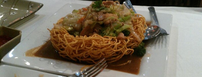 Saigon Kitchen is one of Locais salvos de Kevin.