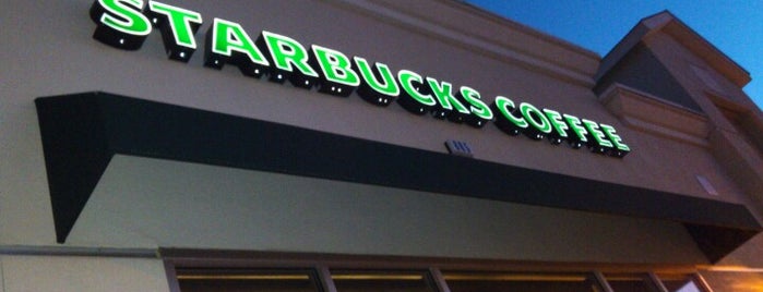 Starbucks is one of The 7 Best Places with a Drive Thru in San Jose.