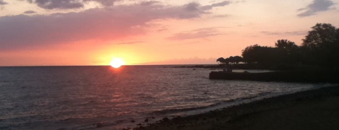 ʻAnaehoʻomalu Bay is one of hawaii gots to do.