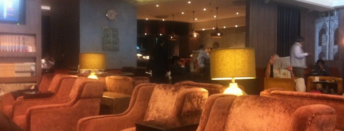 Plaza Premium Lounge (B) is one of Orte, die Stéphanie gefallen.